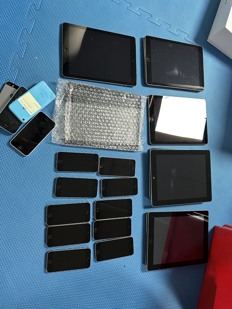 Overzicht van iPads en iPhones uit een zakelijke inkoop