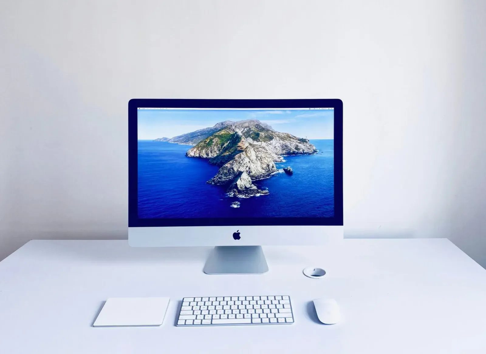 Refurbished iMac op een modern bureau